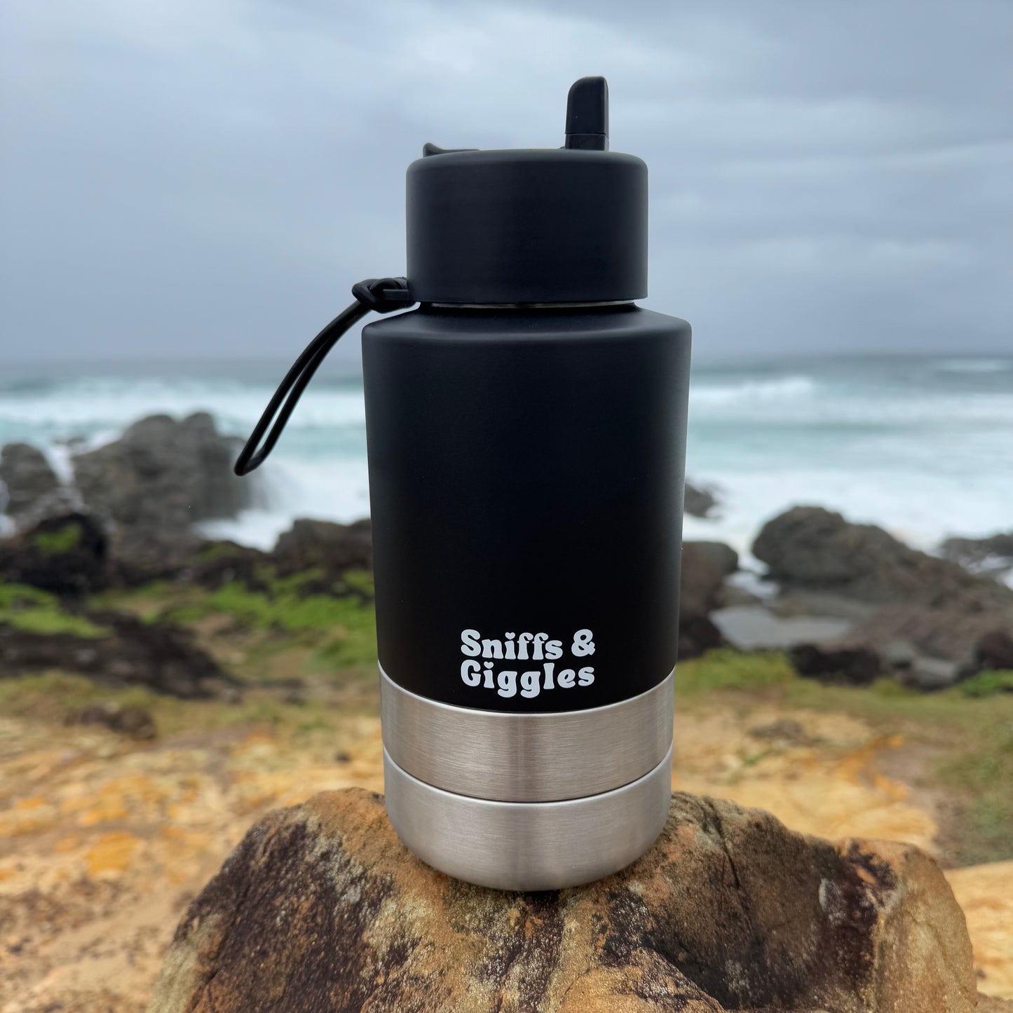 Walkabout Water Bottle - Dahlia (Black) image 2