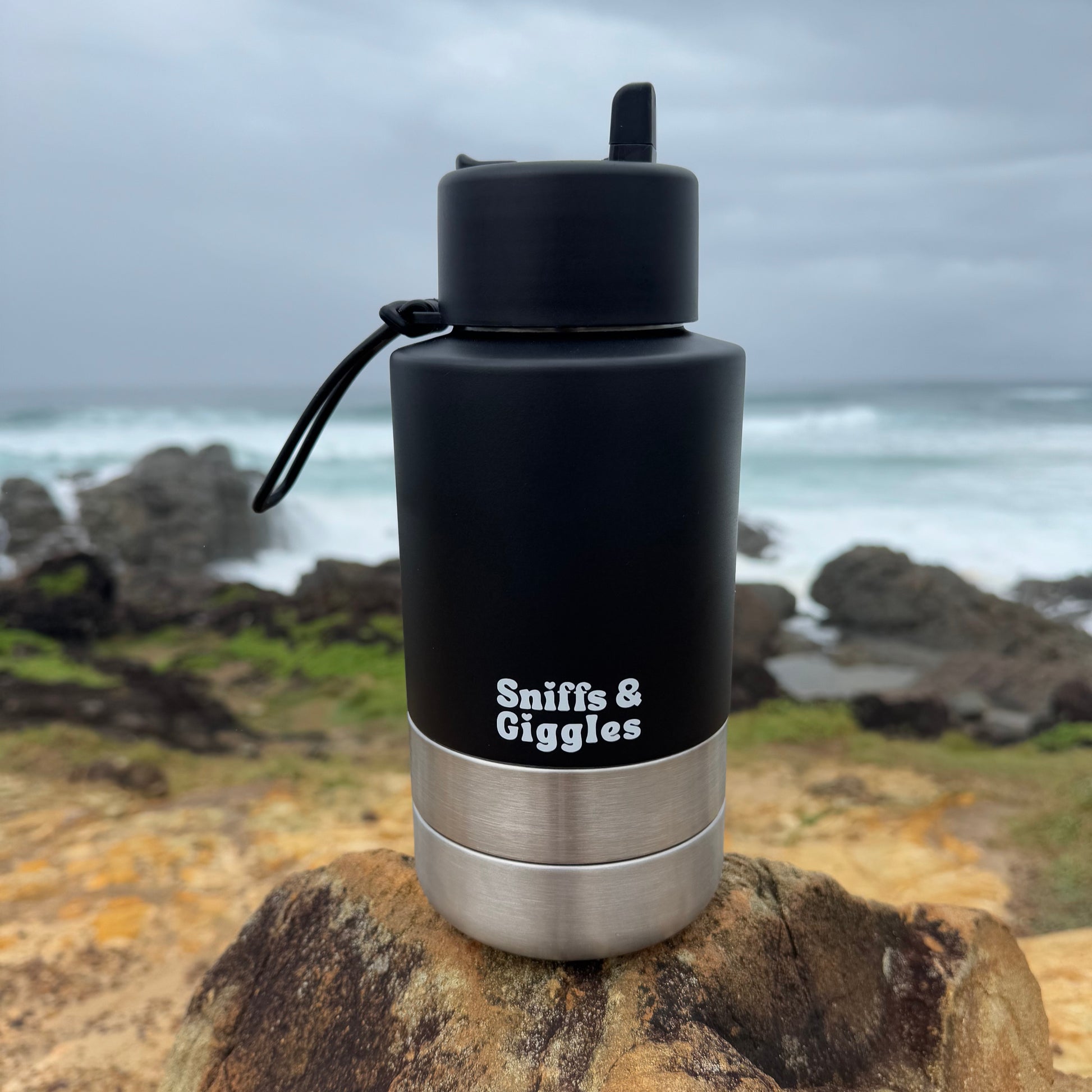 Walkabout Water Bottle - Dahlia (Black) image 2